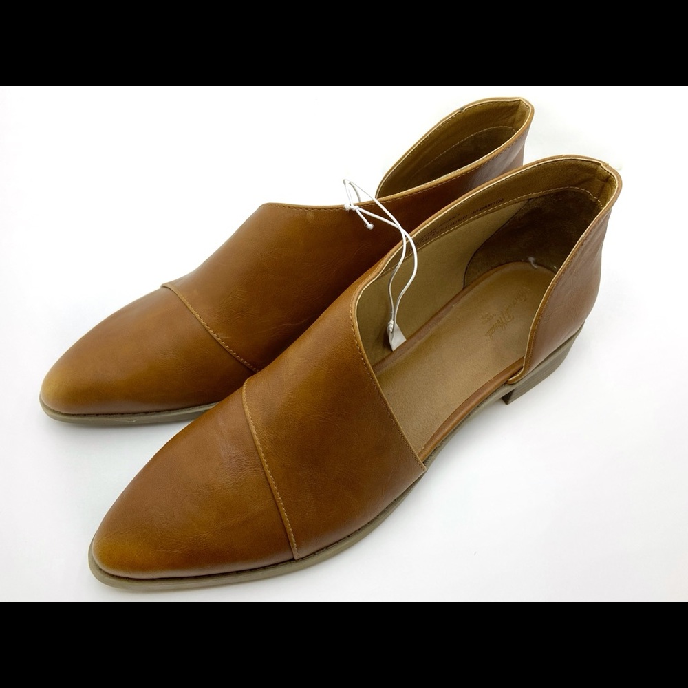 Wenda Cut Out Bootie Universal Thread Cognac